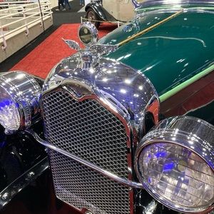 Meet your Posher, Christopher